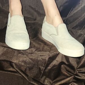 Naturalizer Cream Slip-On Sneakers